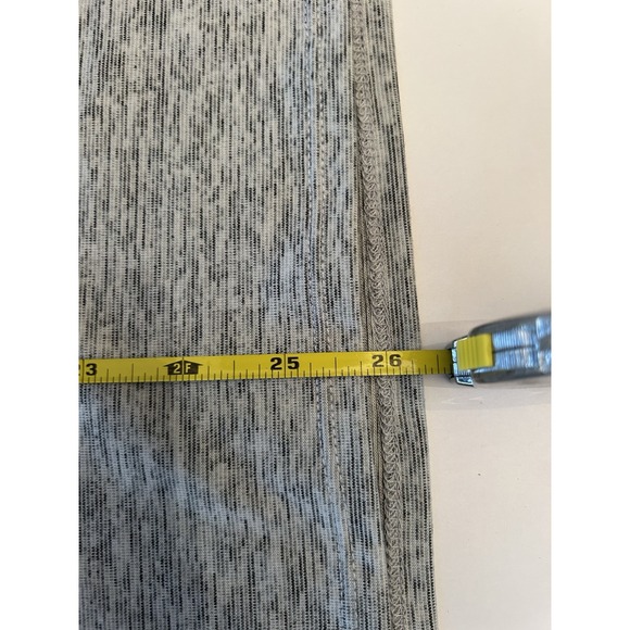 Nike Shirt Womens XL Short Sleeve Crew Neck Grey Dri-Fit Lightweight Workout - Picture 9 of 9